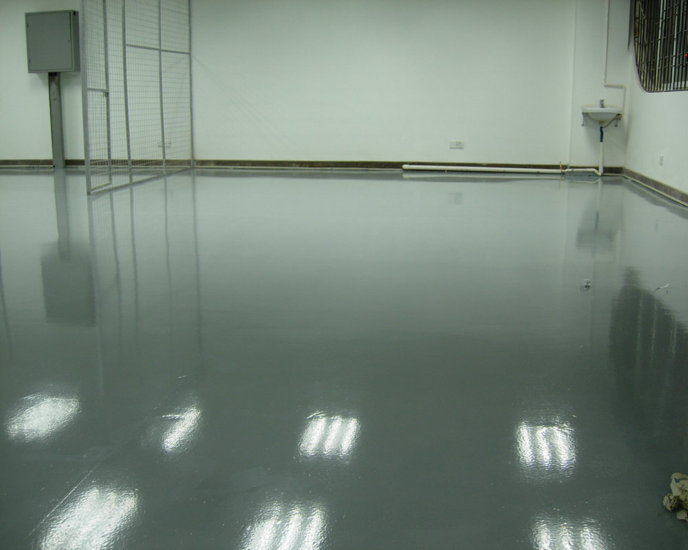 環(huán)氧樹脂地坪漆施工中出現(xiàn)基層裂縫原因和修復(fù)辦法？