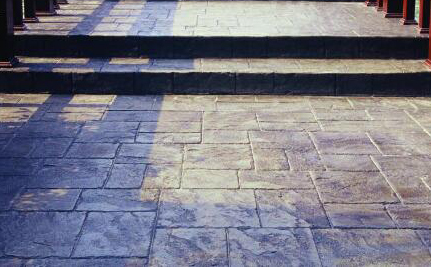 壓花地坪使用在哪些地方？壓花地坪有什么特點？